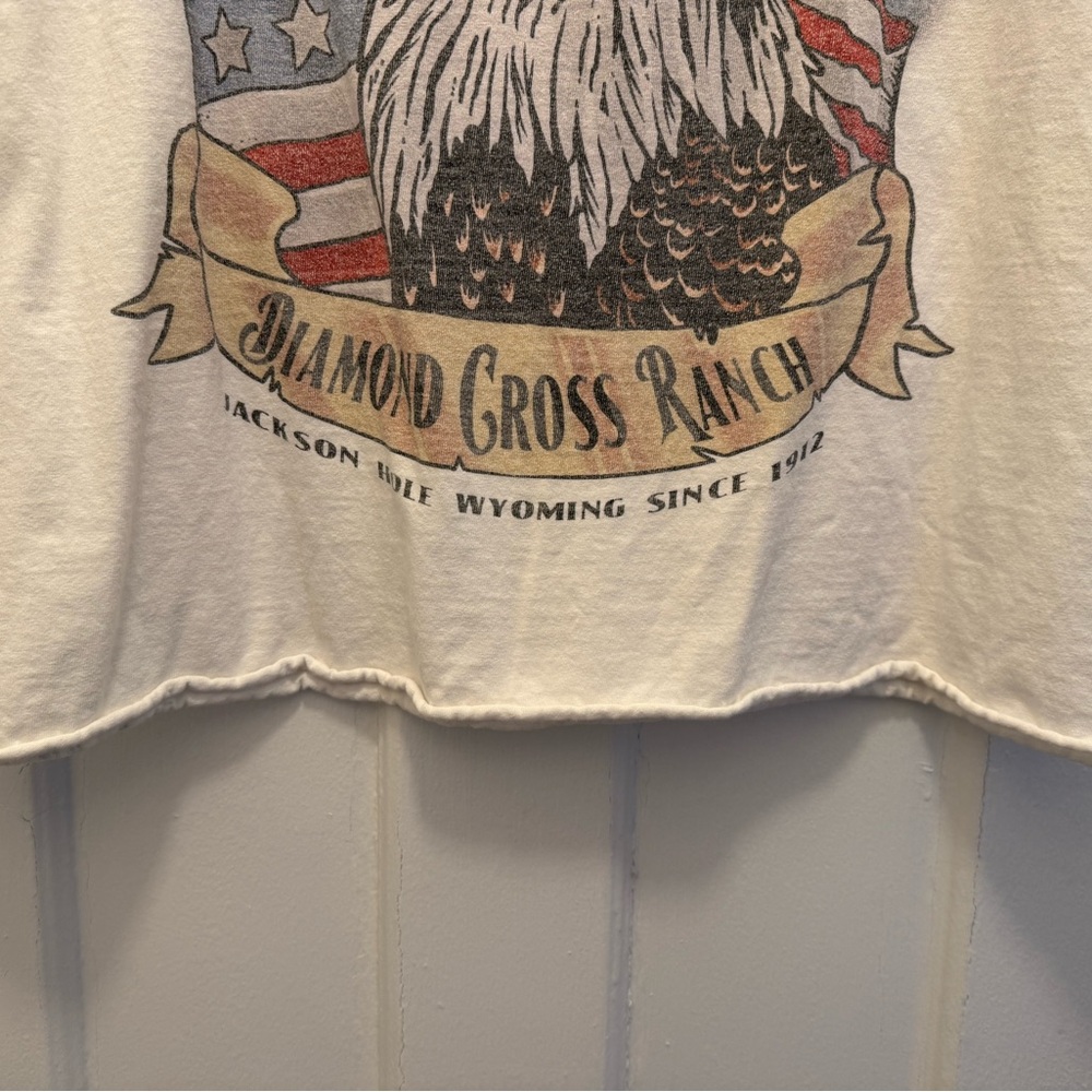 Diamond Cross Ranch Wyoming Graphic Cream T-Shirt - Picture 2 of 5
